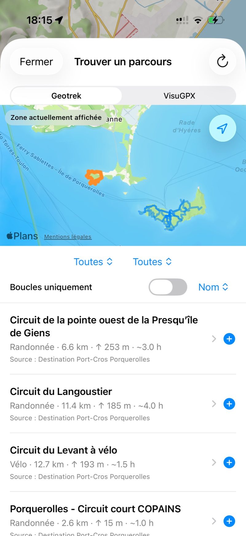 Recherchez dans la zone affichée, filtrez les résultats puis touchez + pour ajouter un parcours.